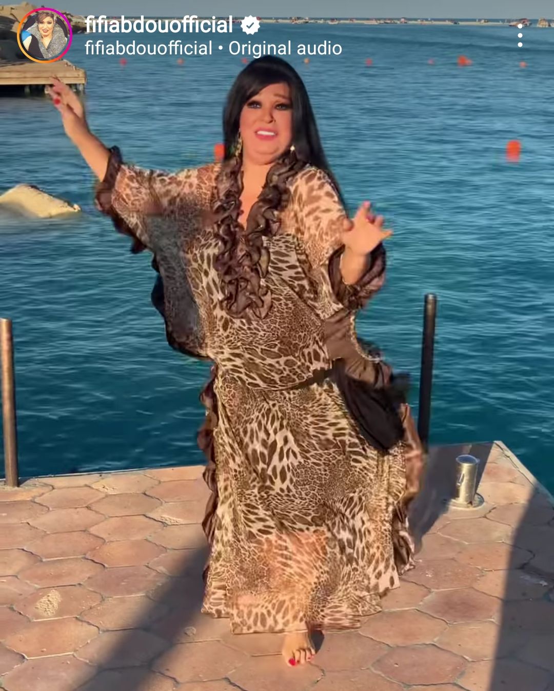 فيفي عبده بتصبح عليك و بترقص بقميص شفاف – شاهد