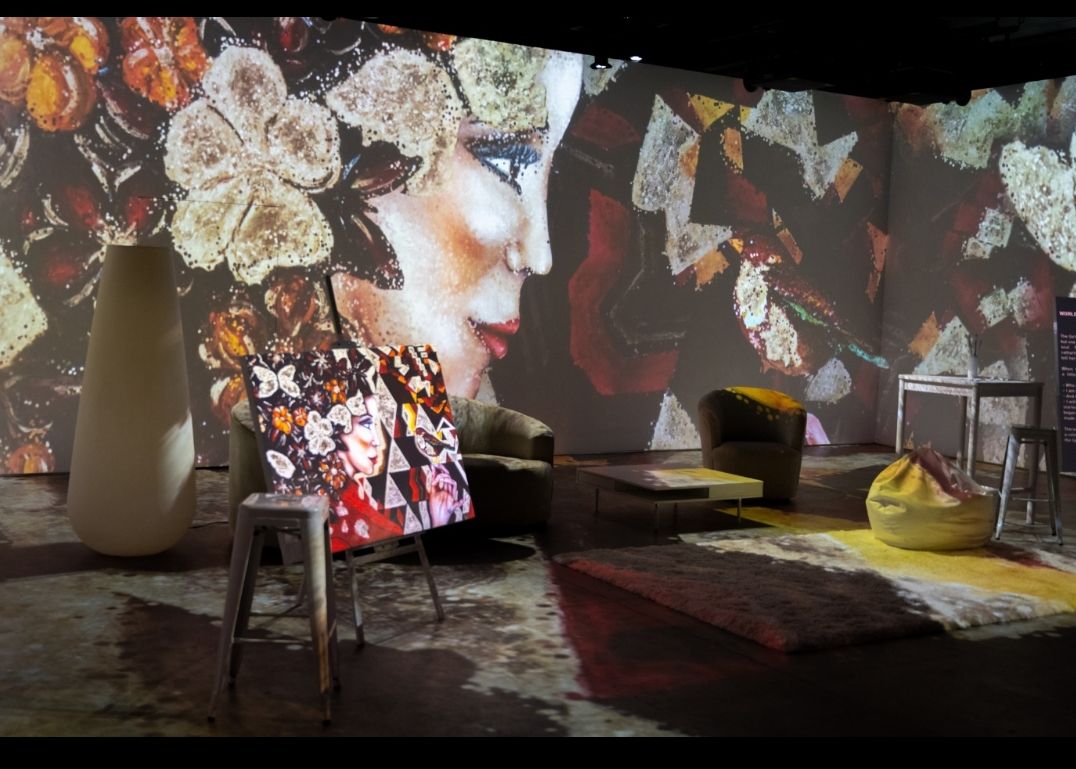 اكتشف “عالم كارولينا” في كانفاس دبي