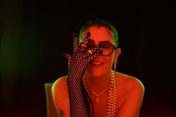 خسارة 300 ألف جنيه – بالصور غادة عبدالرازق وقعت علي وشها واتعورت