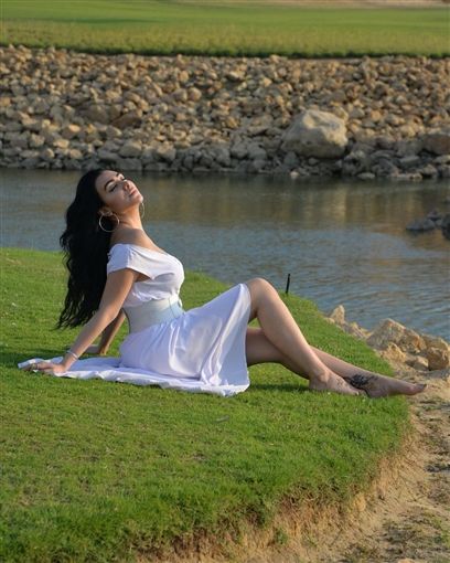 ميرهان حسن تبهر متابعيها بالشفاف : عندها الدلع كله