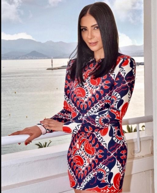 لو شايف نفسك ممثل : مني ذكي محتجاك – تفاصيل