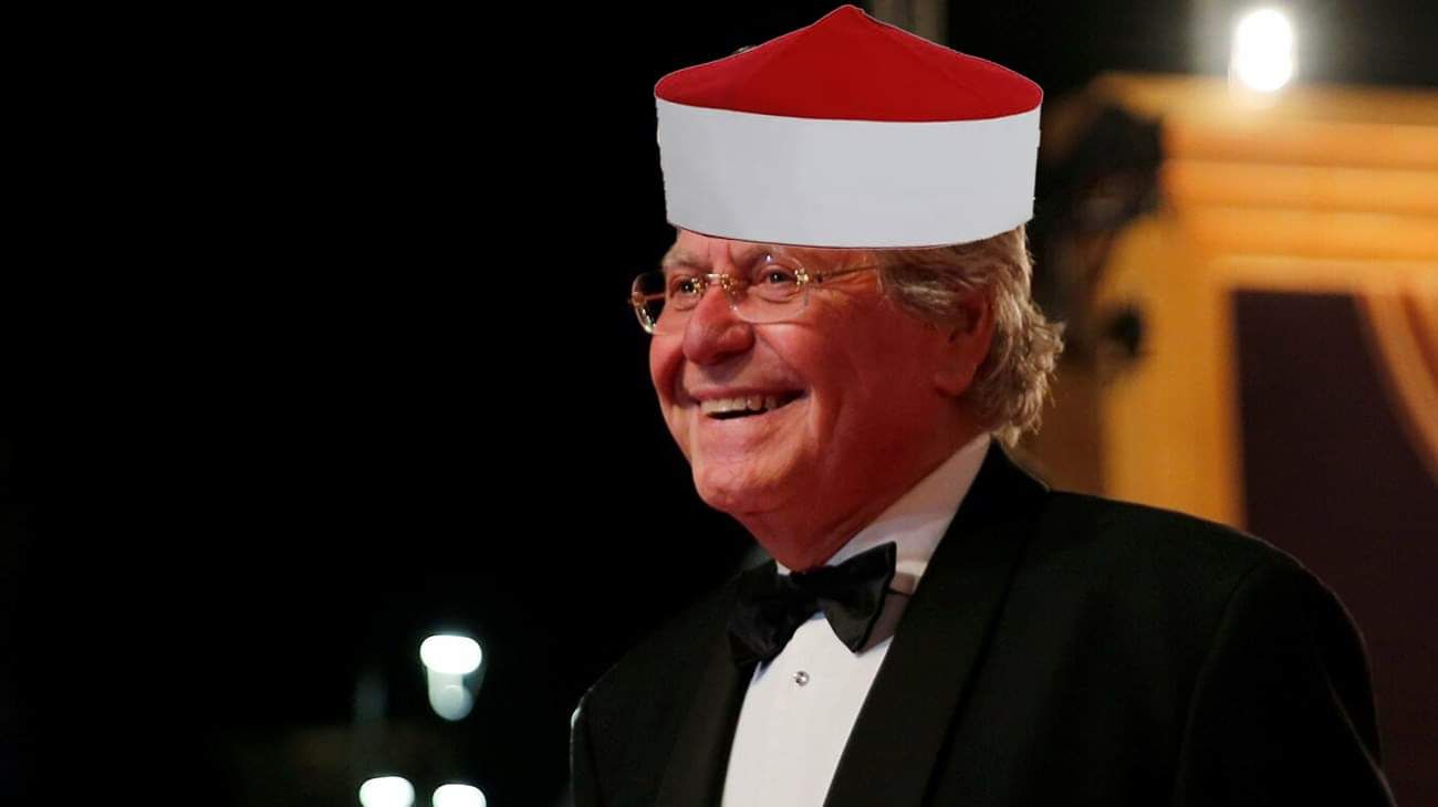 الشيخ حسين فهمي هيجلد الممثلين لو ملبسوش علي مزاجه