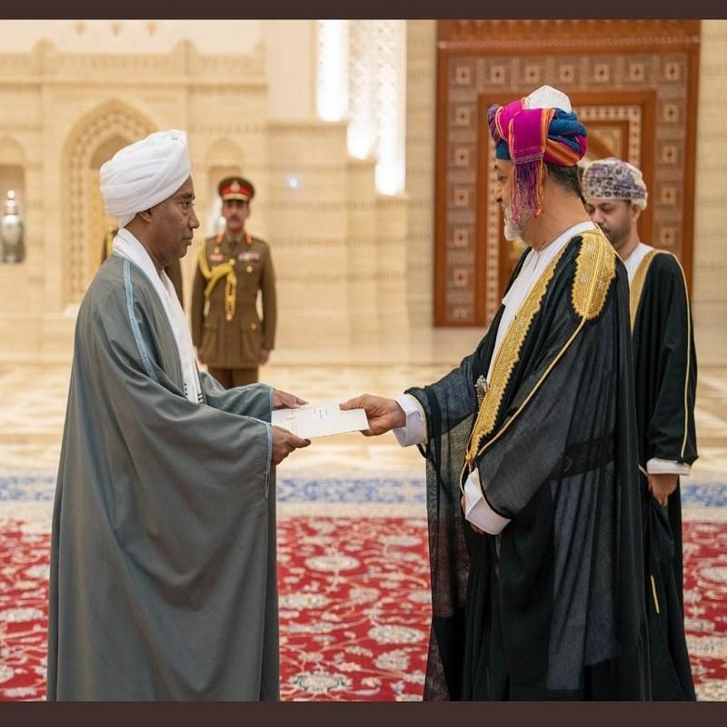 السفير صلاح الكندو يقدم أوراق اعتماده  لسلطان عمان