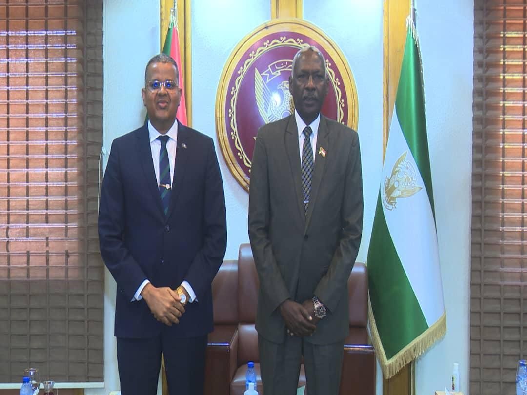 وزير الدفاع يلتقي بسفير جمهورية الصومال الفدراليه بالسودان