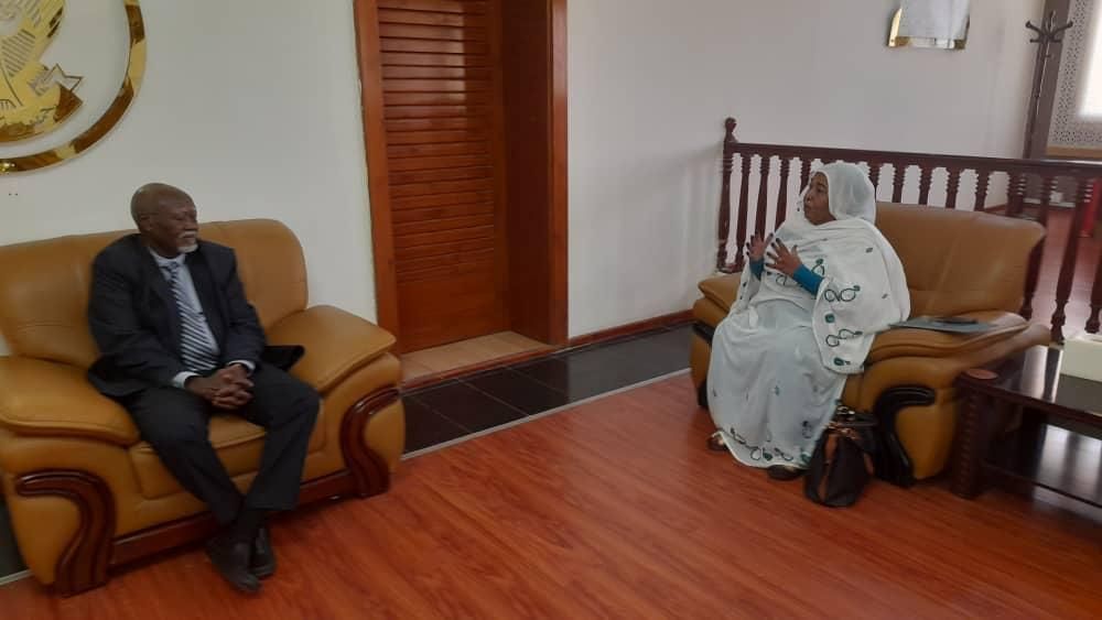 كورتكيلا يشيد بدور سونا فى عكس قضايا الولايات