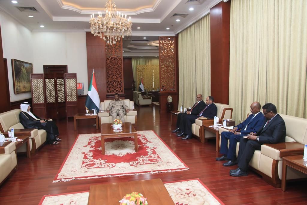 دقلو يلتقي السفير القطري بمناسبة انتهاء فترة عمله