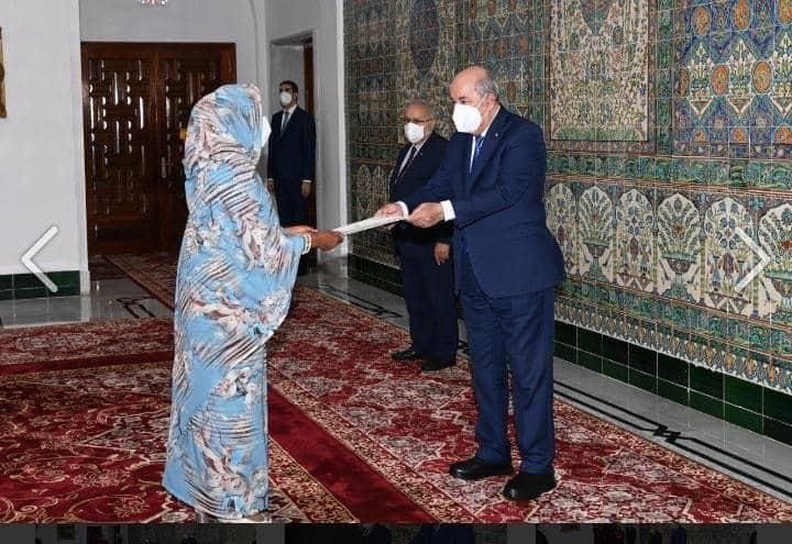 السفيرة نادية محمد خير تقدم أوراق إعتمادها للرئيس الجزائري