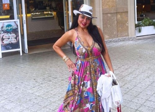 بالصور – رانيا يوسف بفستان مفتوح الصدر هتجننك- شاهد