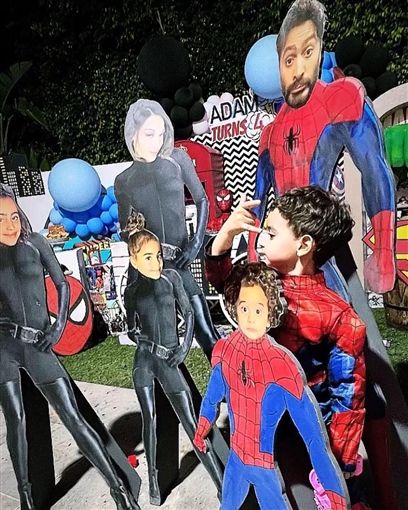 بالصور – تامر حسني يحتفل بعيد ميلاد ابنه علي طريقة سبايدرمان