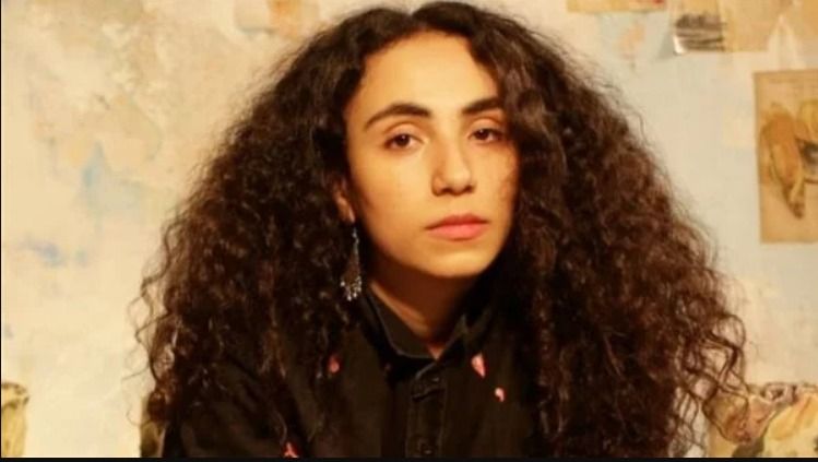 زينب غريب مريضة نفسية :معملتش حواجبها من الطفولة