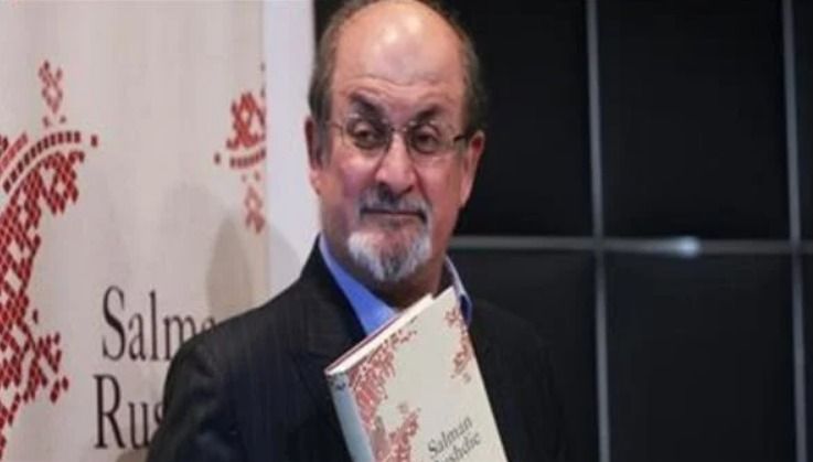 قطعت يده ومهدد باالقتل .. حكاية الكاتب سلمان رشدي بعد فقدان بصره