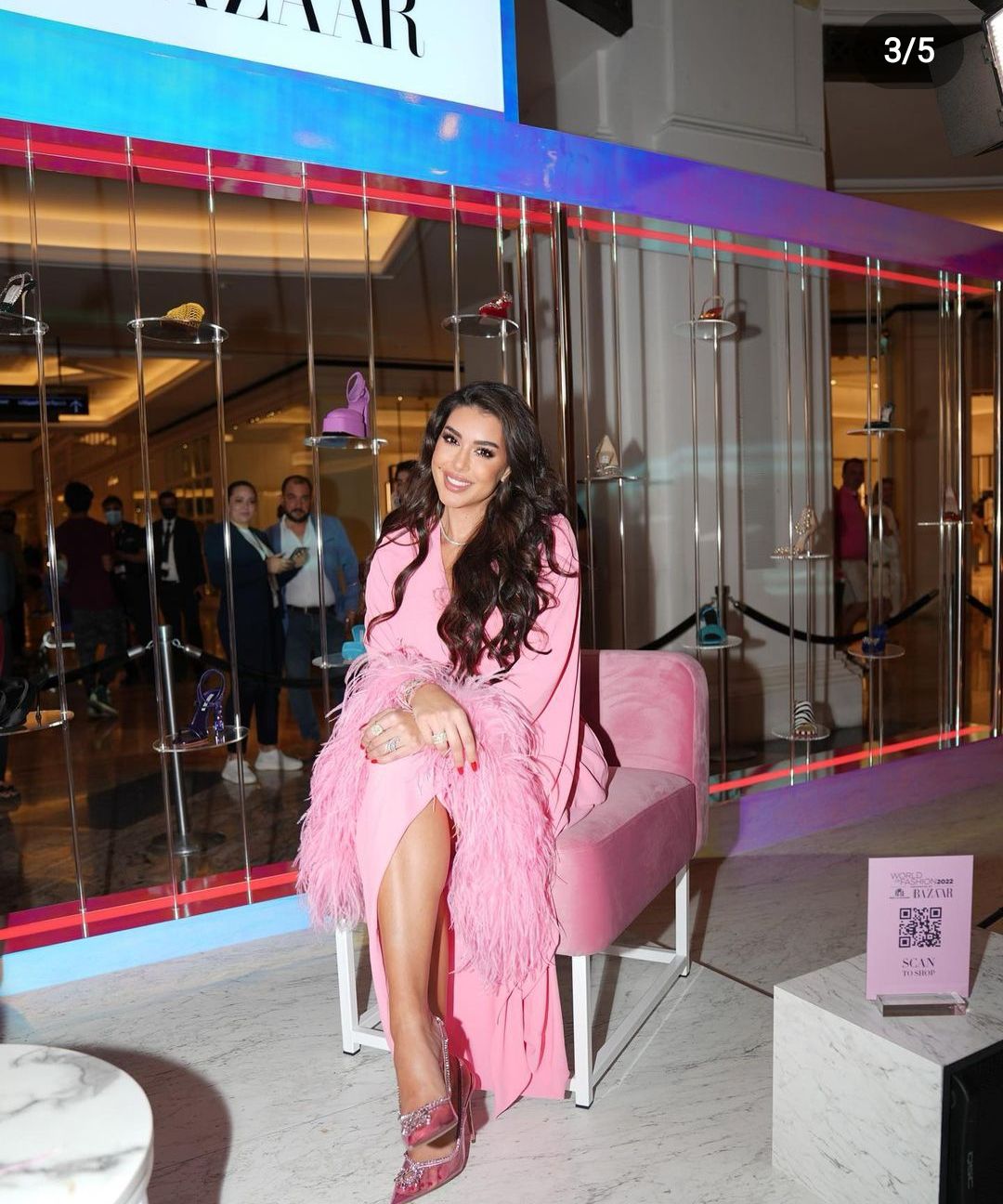 ياسمين صبري تسترجع ايام الأنوثة والدلع بفستان مكشوف – شاهد