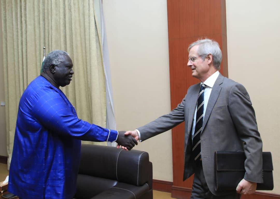 عضو السيادي مالك عقار يلتقي سفير مملكة النرويج