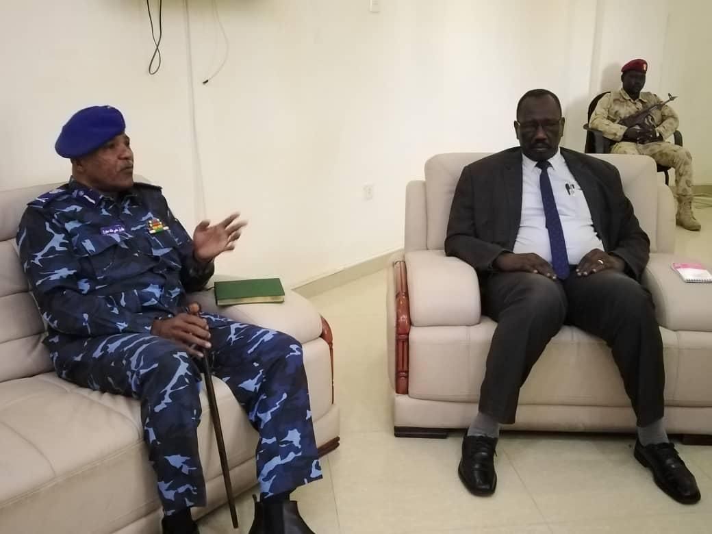 بادى يؤكد أهمية تفعيل دور الشرطة في فرض هيبة الدولة