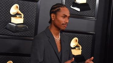 مطربين بلاد برة شغالين بلطجية بليل