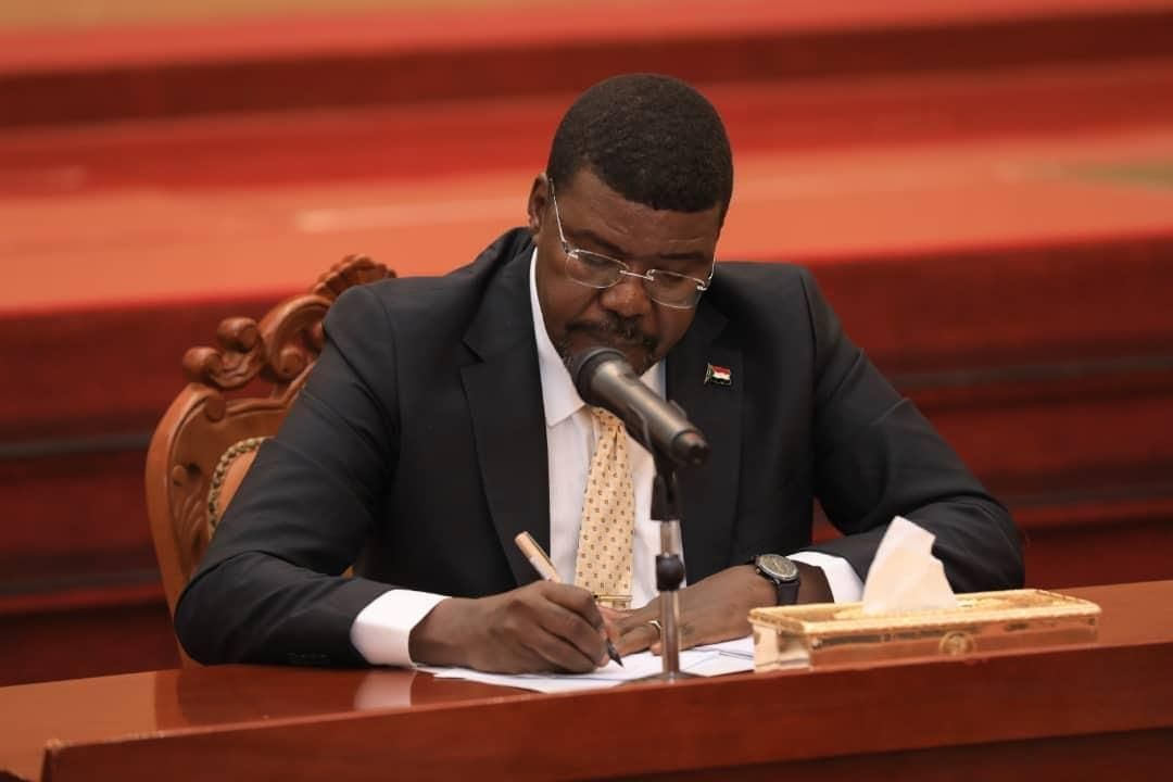 حجر يطلع على خطط وبرامج صندوق تنمية دارقلا بشمال دارفور