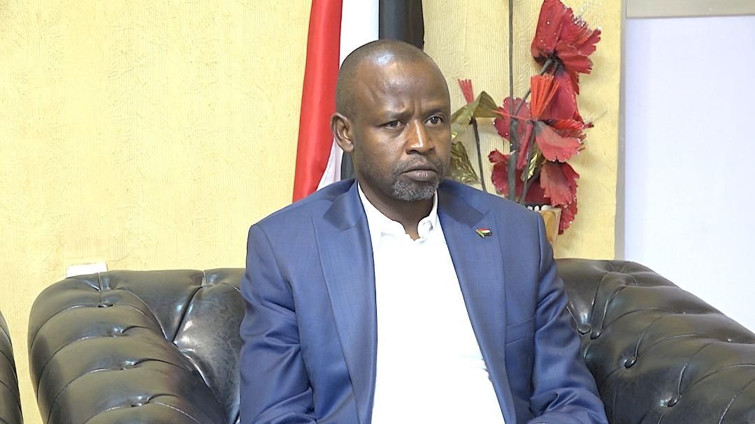 الهادي إدريس ونمر يشهدان مباراة حي العرب بورتسودان وهلال الفاشر