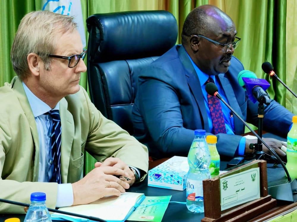 وفد حكومي إتحادي برفقة السفير النرويجي يزور الجنينة