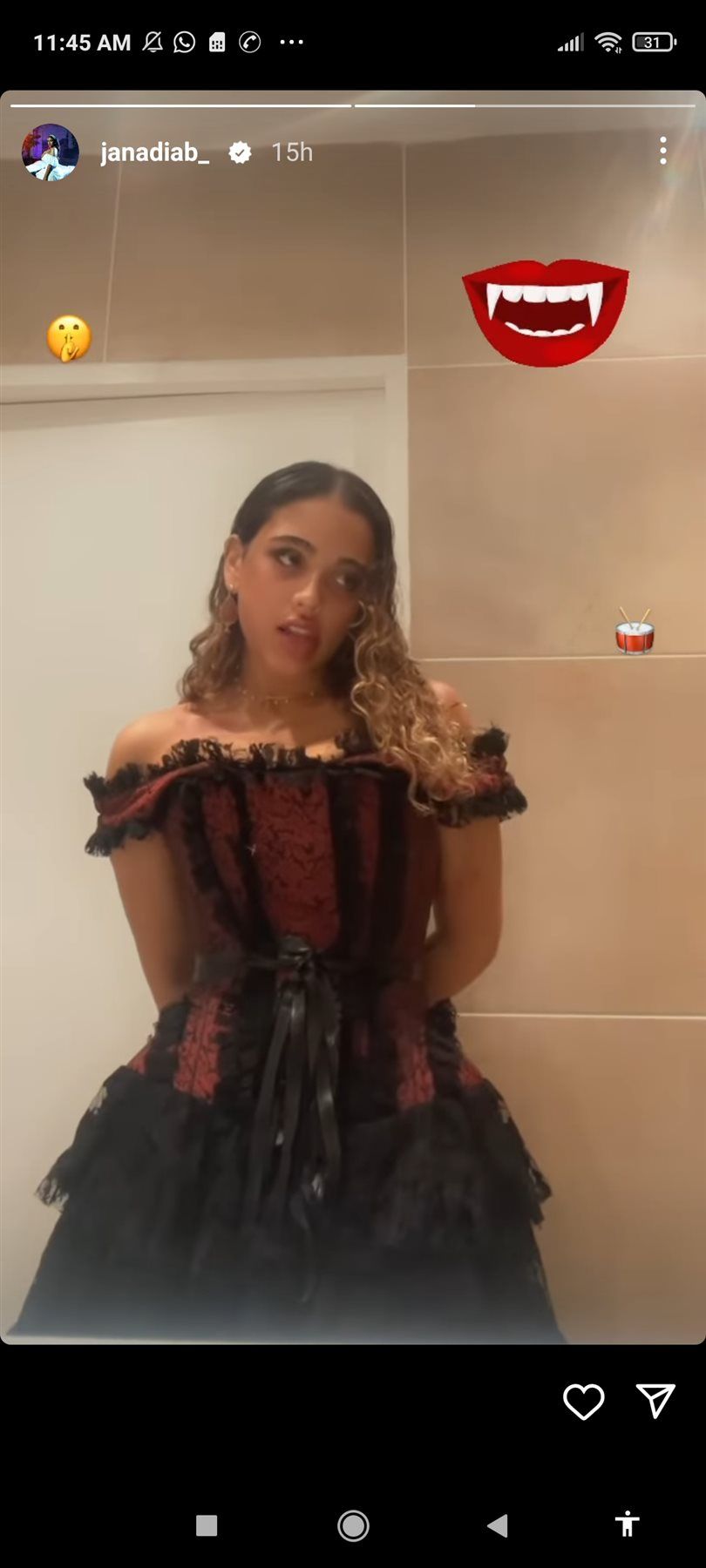 جنا عمرو دياب عاوزة تغني بصوتها : هتغني إزاي بشكلك المرعب ده !!