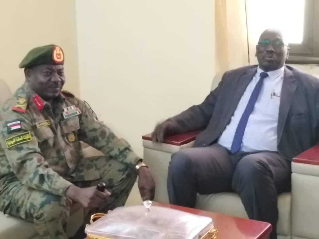 حاكم النيل الازرق يستقبل اللواء الركن دكتور ربيع عبدالله آدم