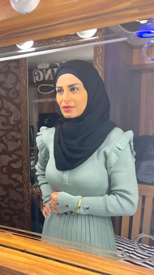 سر السلطان يلزم منة فضالي بإرتداء الحجاب : ليه كدا