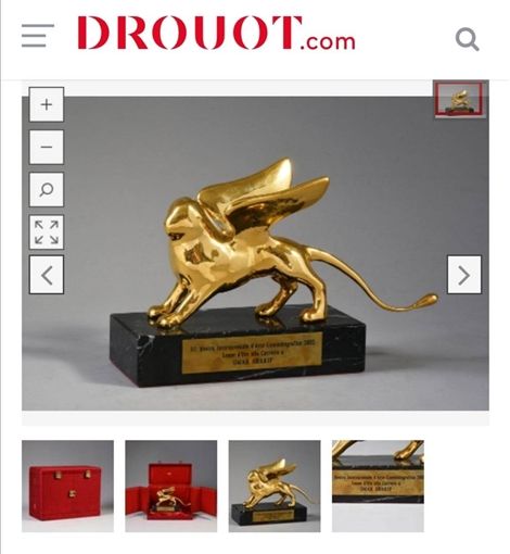 الحقي يا نقابة – مقتنيات ” عمر الشريف ” بتتباع علي رصيف باريس