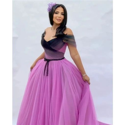 مني زكي رجعت تظهر إنوثتها بفستان جميل – شاهد