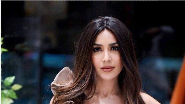 فستان جنات جنن البنات : جيباه منين ؟