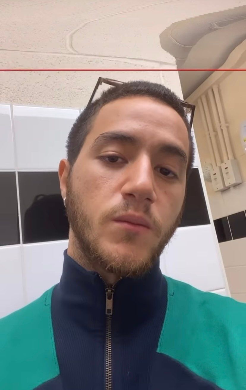 أحمد مالك خطف الحلق من البنات : طب سبتلهم إيه