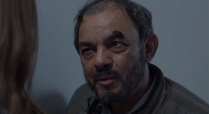 علاء مرسي جسد مشهد حقيقي في الليلة والي فيها : قطع شعر زينة كله !!- فيديو