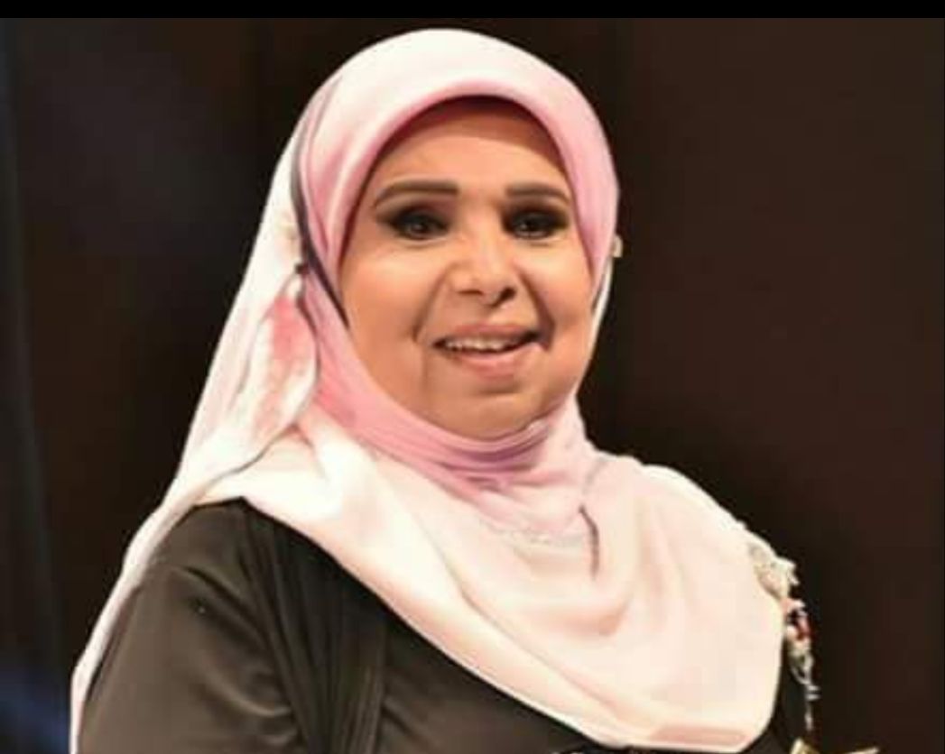 بعد تعرضها لوعكة صحية.. مديحة حمدي تشكر نهال عنبر