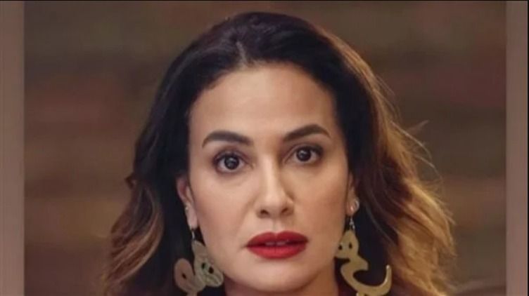 هو ولاهي .. هند صبري لابسة حلق عجب كل البنات : عاوزين زيه – صورة