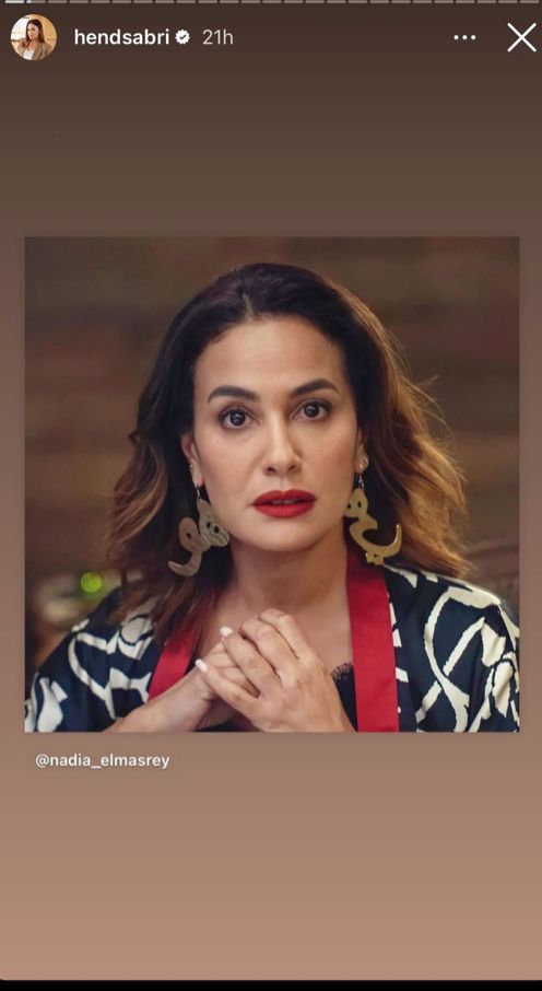 هو ولاهي .. هند صبري لابسة حلق عجب كل البنات : عاوزين زيه – صورة