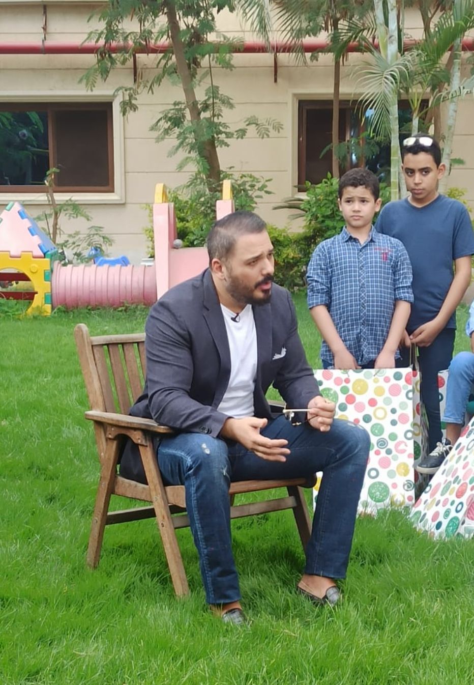 غدًا حوار بين الأطفال الأيتام والنجم رامي عياش بواحد من الناس – صور