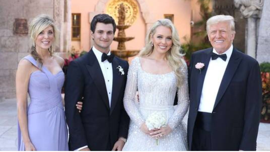 ابنة ترامب الصغرى تتزوج من ملياردير عربي وتخطف الأنظار بفستان ايلي صعب – صور