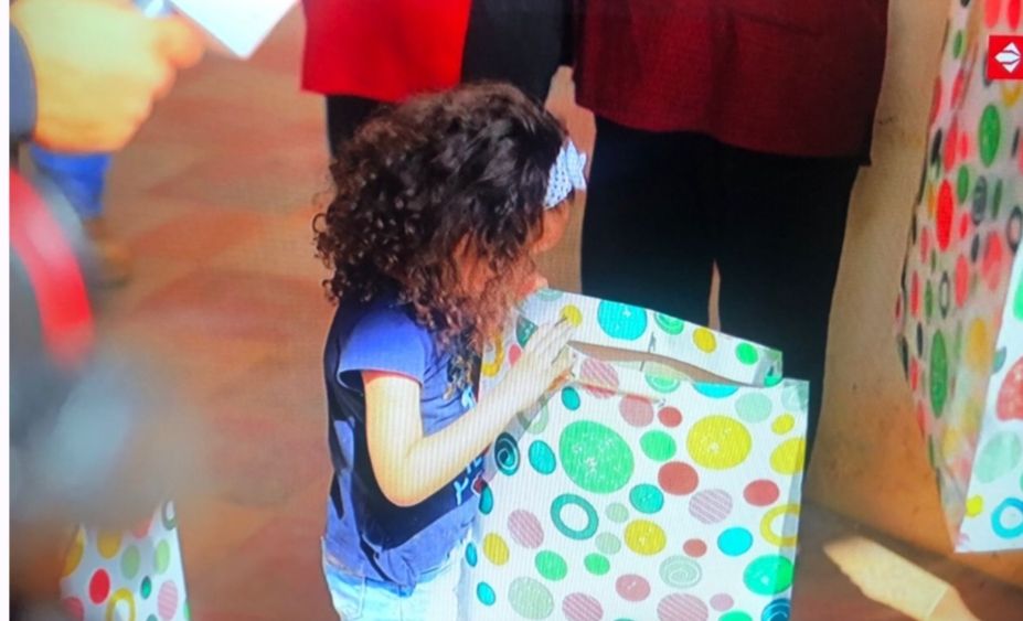 رامى عياش مذيع لأول مرة بإحدى دور الأيتام بصحبة عمرو الليثى