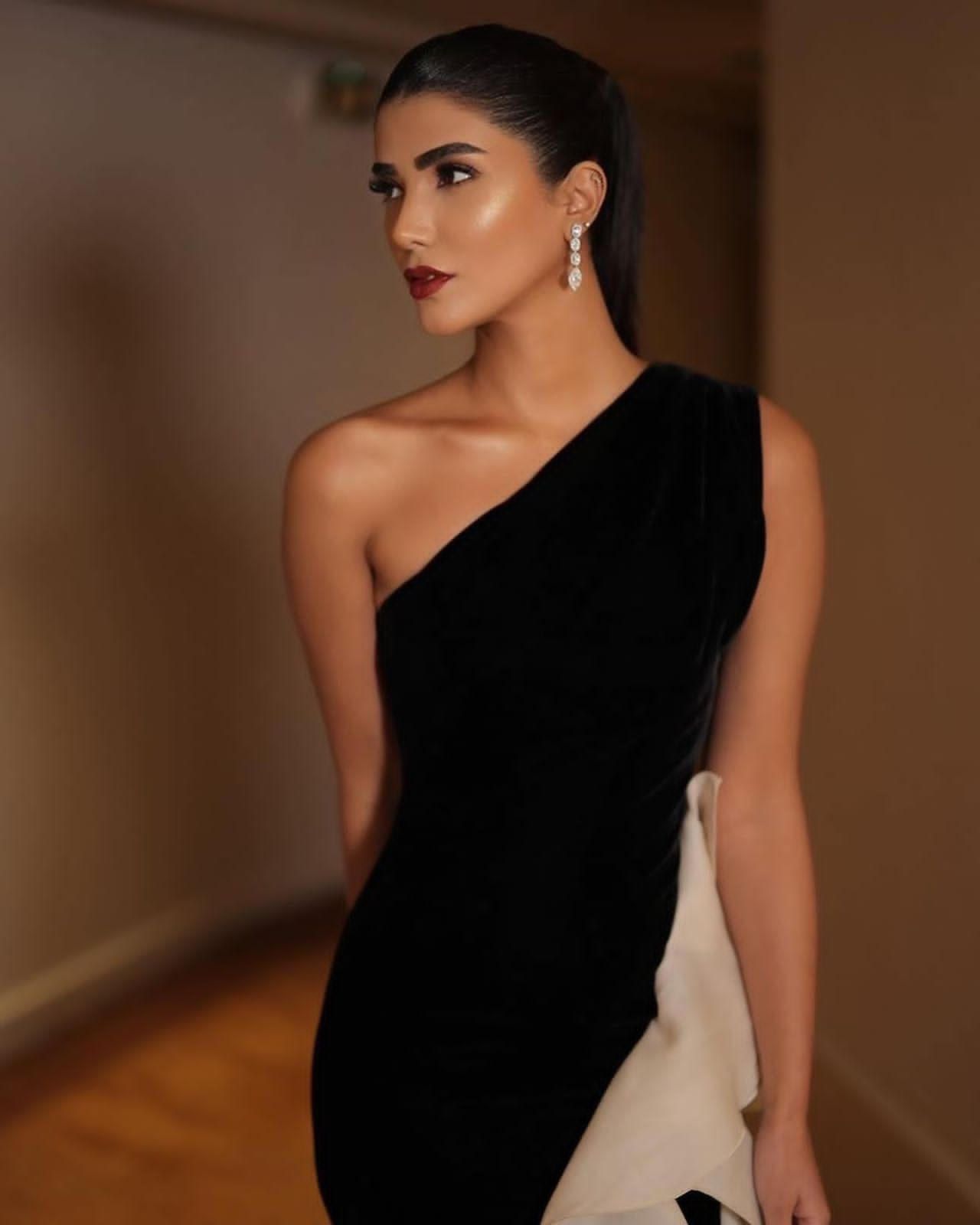 إطلالة ريم سامي في مهرجان القاهرة غطت علي الكل – شاهد الجمال