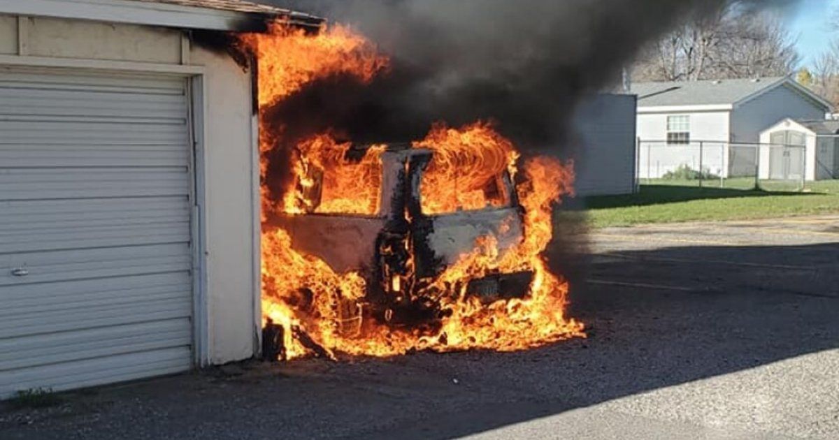 شاهد .. ممثل كوميدي شهير يتعرض لحروقات بالغة في وجهه