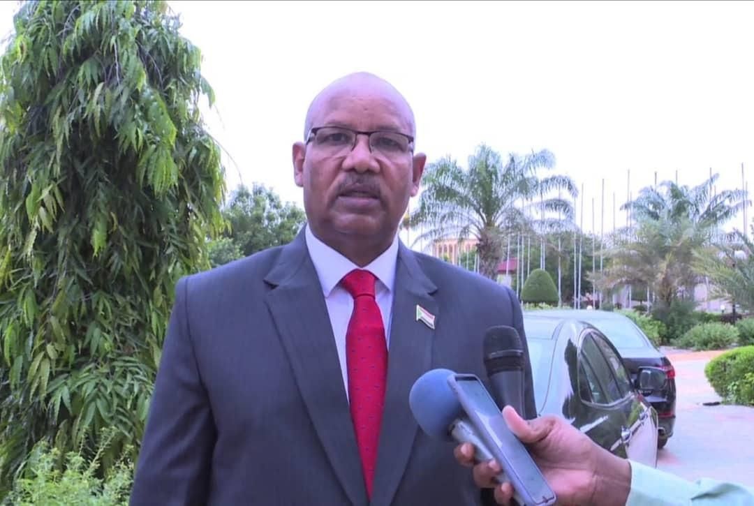 عضو السيادي الفريق بحري مهندس إبراهيم جابر يصل جيبوتي 