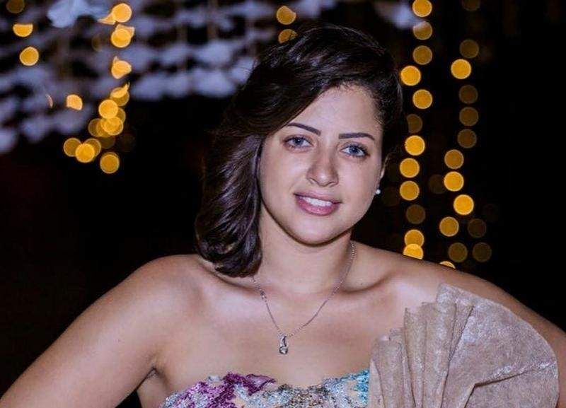 شاهد .. منى فاروق تنقل إلى المستشفى إثر عارض صحي مفاجئ-بالصورة