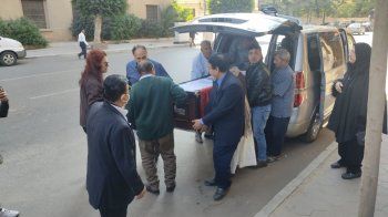 شاهد .. محمد سلطان يشيّع إلى مثواه الأخير ونعشه ملفوف بعلم مصر بحضور ابنه طارق-بالصور