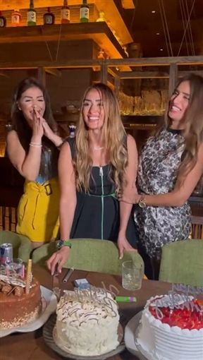 محمد رمضان بيرقص مع زينة في عيد ميلاد اختها – شاهد