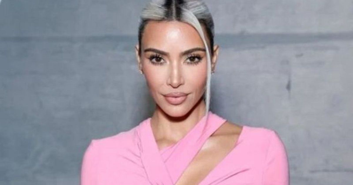 شاهد .. كيم كارداشيان مكرّمة من هذه المؤسسة بعد تبرعها السخي بمليون دولار