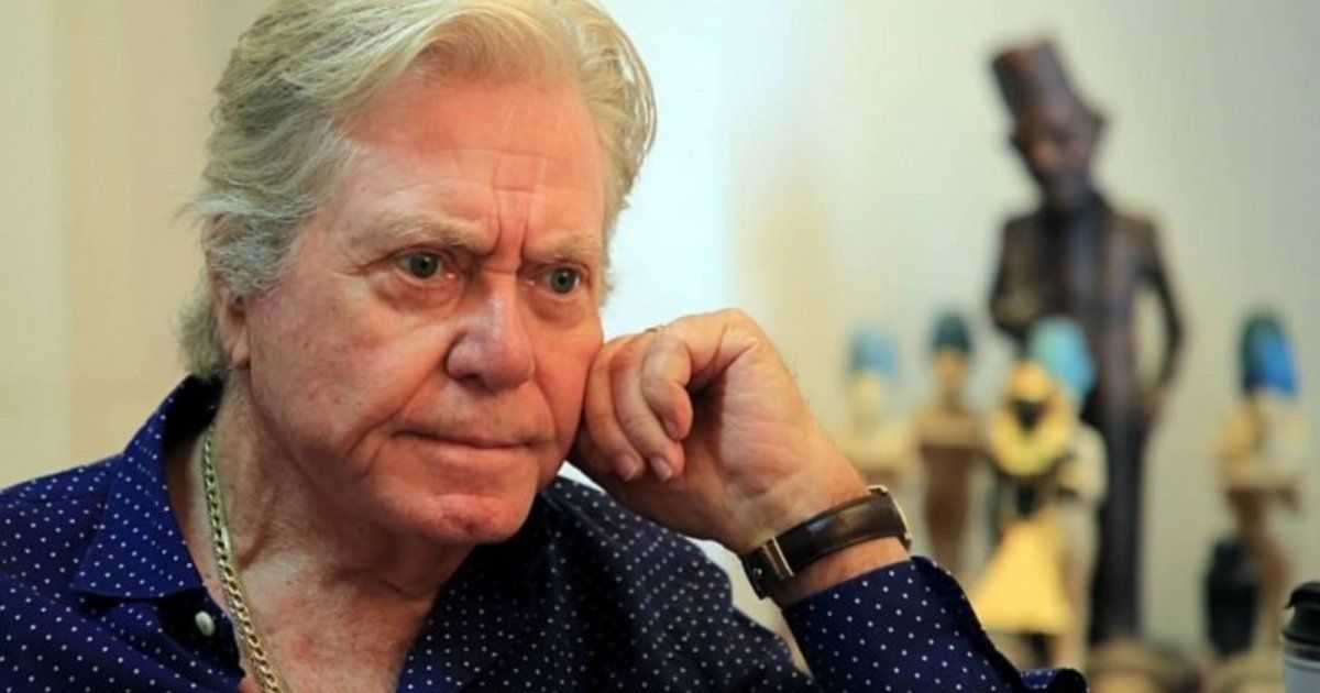 شاهد .. بعد أن أحرجها أمام الجميع.. حسين فهمي يكشف سبب رفضه التصوير مع بوسي شلبي