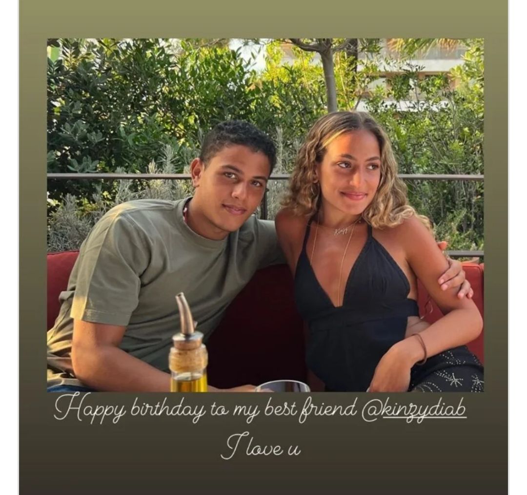 إبناء ” عمرو دياب ” كبرو وبقو حلوين – شاهد