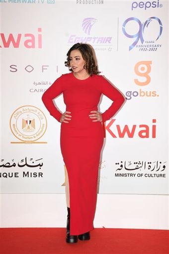 بالاحمر الناري – إلهام عبد البديع رجعت من شهر العسل لحضور مهرجان القاهرة – شاهد