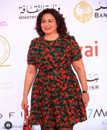 شاهد .. إلهام شاهين ترتدي هذا الفستان للمرة الثالثة .. وسعره مرتفع للغاية!