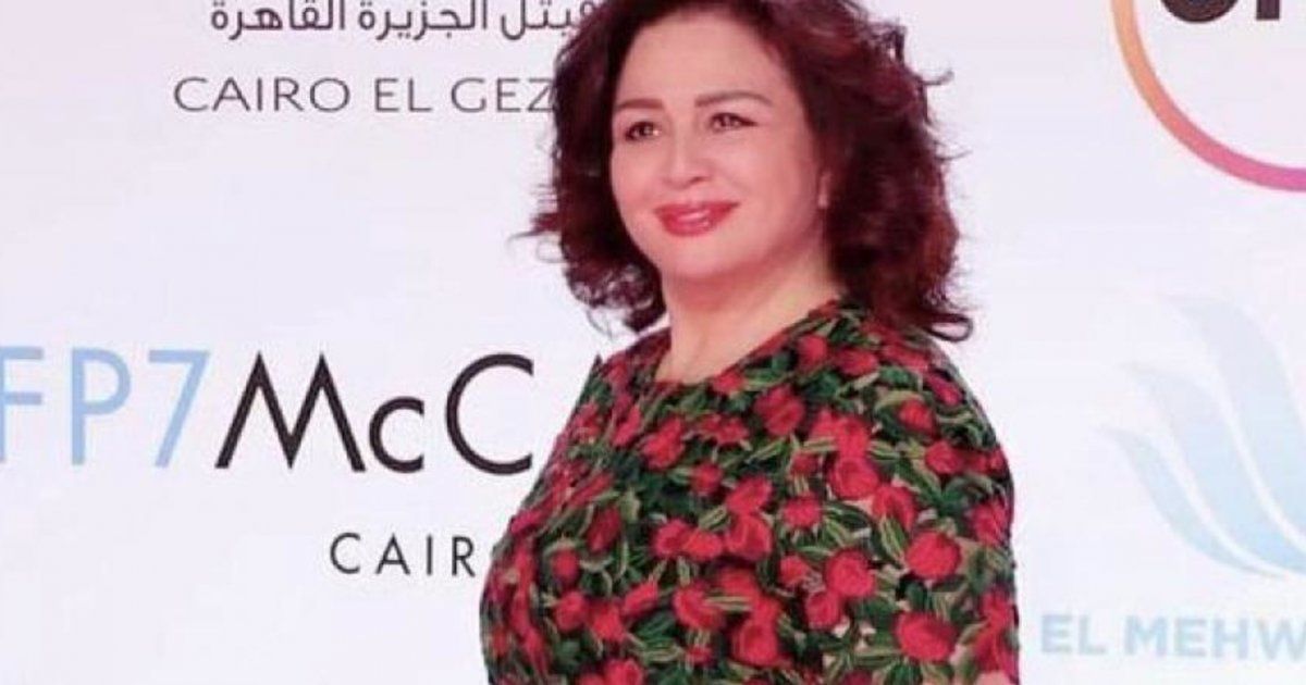 شاهد .. إلهام شاهين ترتدي هذا الفستان للمرة الثالثة .. وسعره مرتفع للغاية!