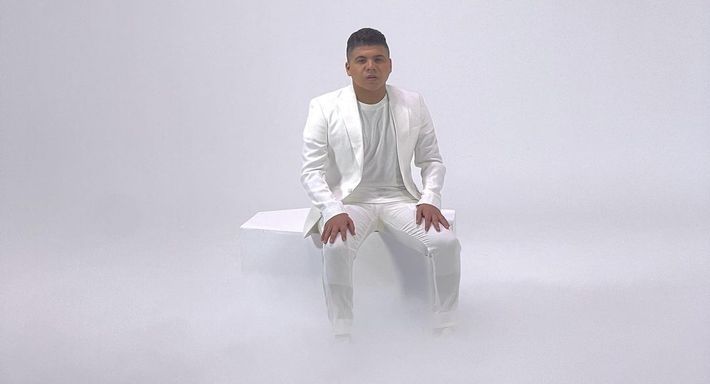 جولة فنية كبيرة لعمر كمال في الامارات