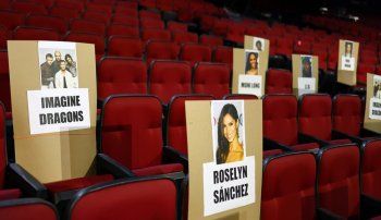 شاهد .. American Music Awards تكشف عن مقاعد المشاهير وإليكم من سيجلس بجانب من